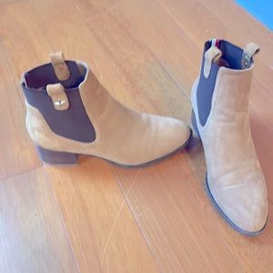 Tommy Hilfiger suede booties